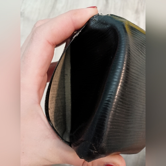 Black Tablet Cover with Textured Surface and Rounded Corners - Picture 6 of 12